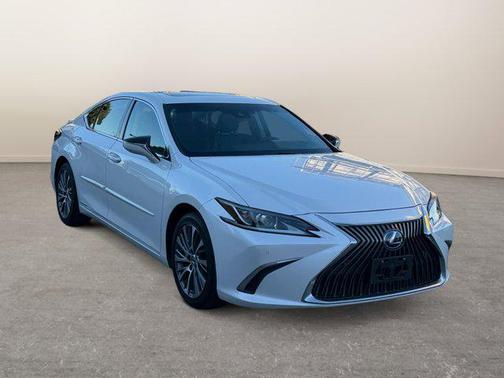 2020 Lexus ES 300h Base