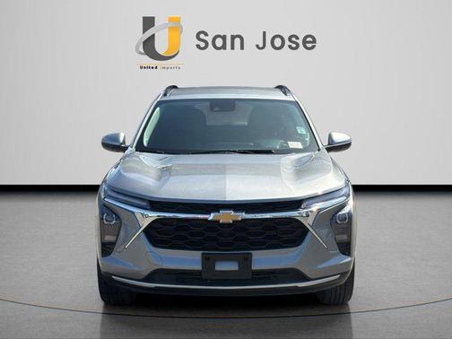Sterling Gray Metallic 2025 Chevrolet Trax LT