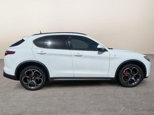 2022 Alfa Romeo Stelvio Ti