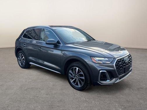2022 Audi Q5 45 S line Premium Plus