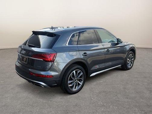 2022 Audi Q5 45 S line Premium Plus