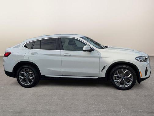 2023 BMW X4 xDrive30i