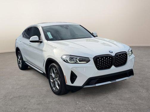2023 BMW X4 xDrive30i