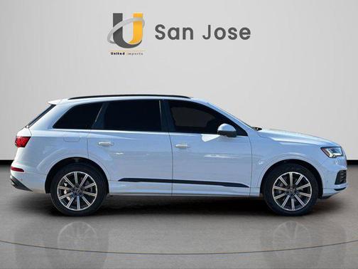 Glacier White Metallic 2023 Audi Q7 45 Premium Plus