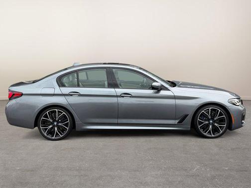 2022 BMW 530 i