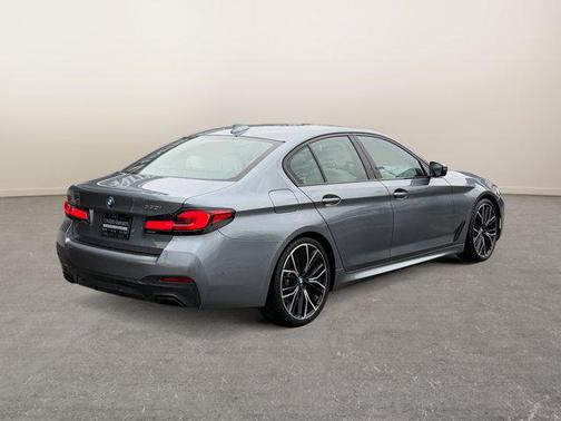 2022 BMW 530 i