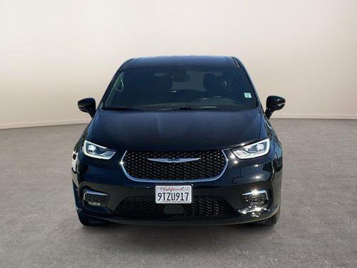 2025 Chrysler Pacifica L