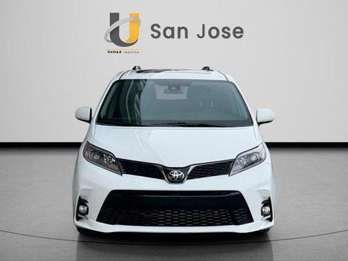 2019 Toyota Sienna SE Premium