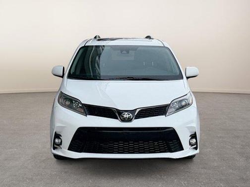 2019 Toyota Sienna SE Premium