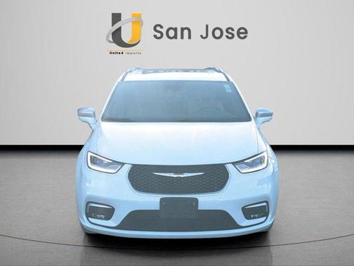 2022 Chrysler Pacifica L