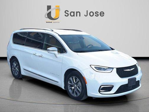 2022 Chrysler Pacifica L