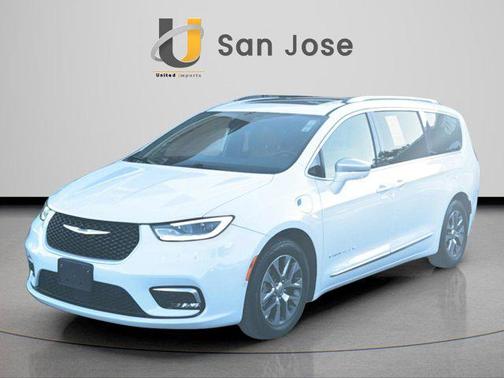 2022 Chrysler Pacifica L