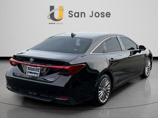 2019 Toyota Avalon Hybrid Limited