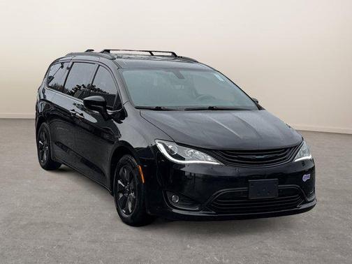 2019 Chrysler Pacifica Hybrid Touring Plus