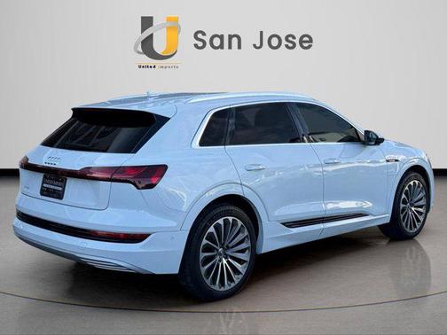 2019 Audi e-tron Premium Plus