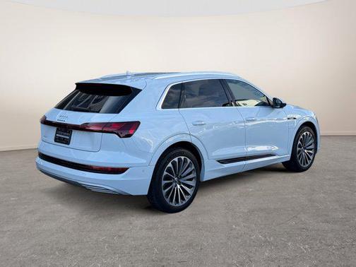 2019 Audi e-tron Premium Plus