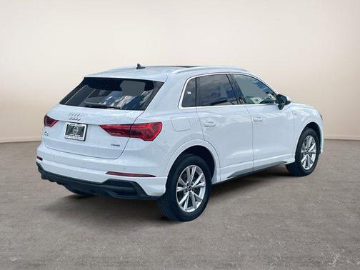 2024 Audi Q3 Premium 45 TFSI S line quattro Tiptronic