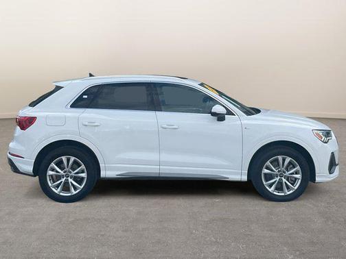 2024 Audi Q3 Premium 45 TFSI S line quattro Tiptronic