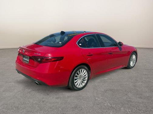2021 Alfa Romeo Giulia Base