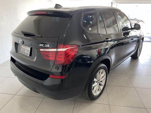 Photo 4 of 27 of 2017 BMW X3 sDrive28i