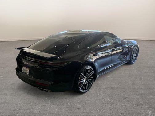 2017 Porsche Panamera Turbo