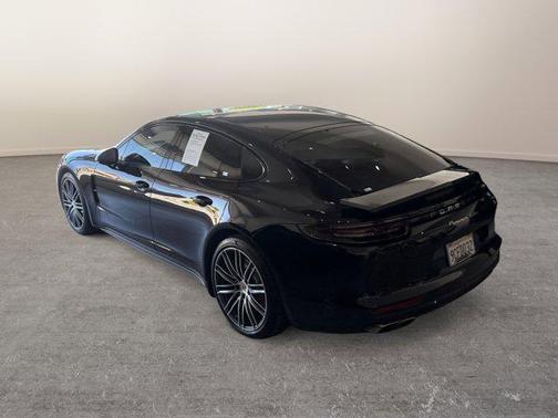 2017 Porsche Panamera Turbo