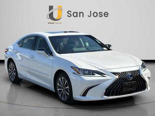 Eminent White Pearl 2022 Lexus ES 300h Base