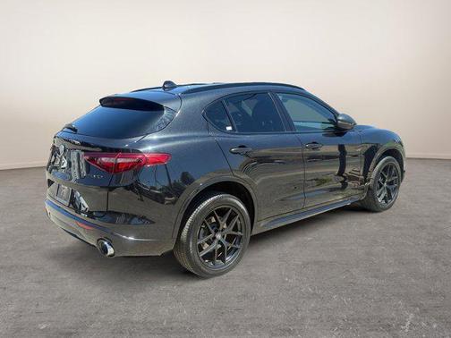 2021 Alfa Romeo Stelvio Base