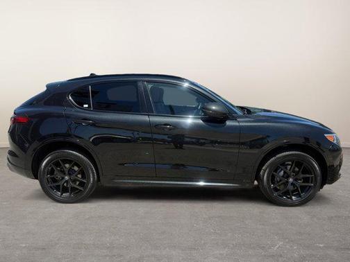 2021 Alfa Romeo Stelvio Base