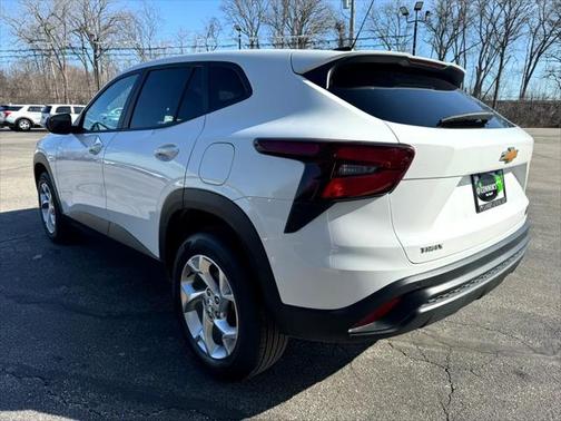 2025 Chevrolet Trax LS