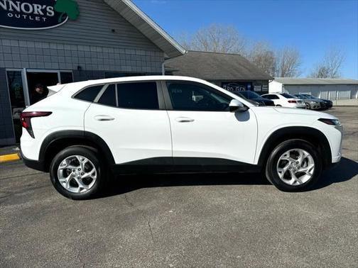 2025 Chevrolet Trax LS