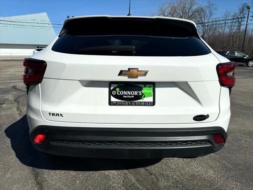 2025 Chevrolet Trax LS