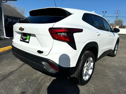 2025 Chevrolet Trax LS