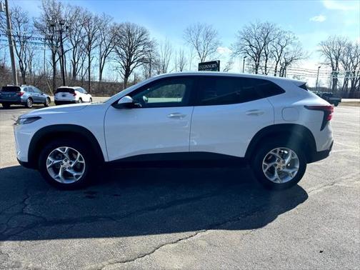 2025 Chevrolet Trax LS