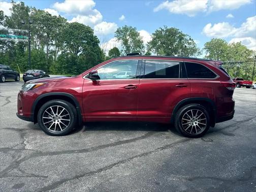 2017 Toyota Highlander SE