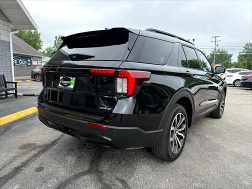 2025 Ford Explorer ST-Line