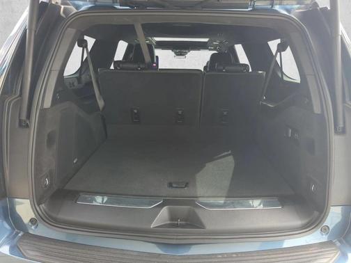 Deep Sea Metallic 2025 Cadillac Escalade ESV Sport Platinum