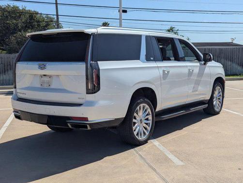 2022 Cadillac Escalade ESV Luxury
