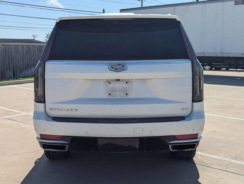 2022 Cadillac Escalade ESV Luxury