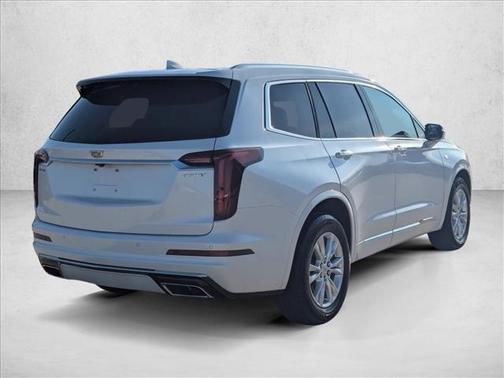 2022 Cadillac XT6 Luxury FWD