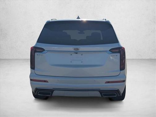 2022 Cadillac XT6 Luxury FWD