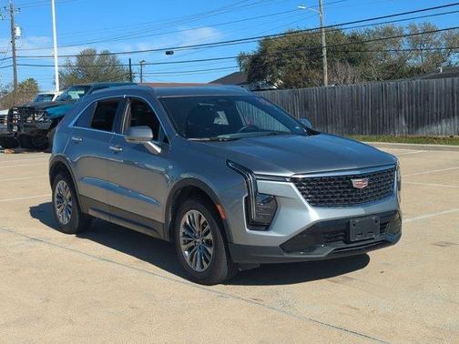 2025 Cadillac XT4 Premium Luxury
