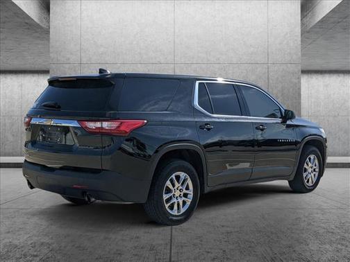 Photo 5 of 18 of 2019 Chevrolet Traverse LS