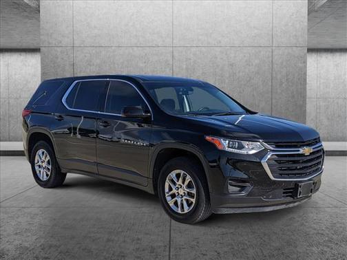 Photo 2 of 18 of 2019 Chevrolet Traverse LS