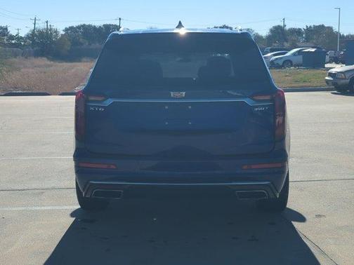 2023 Cadillac XT6 Luxury FWD