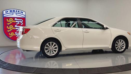 Super White 2013 Toyota Camry XLE
