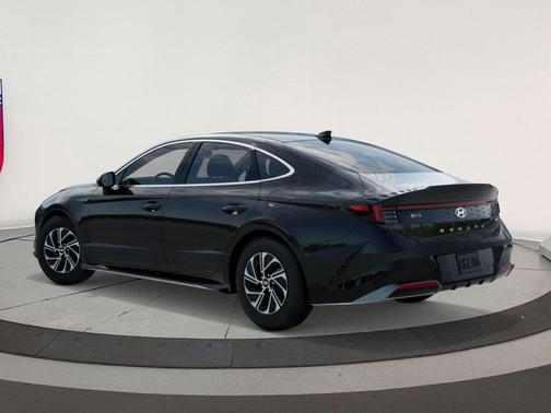 2026 Hyundai SONATA Hybrid Base