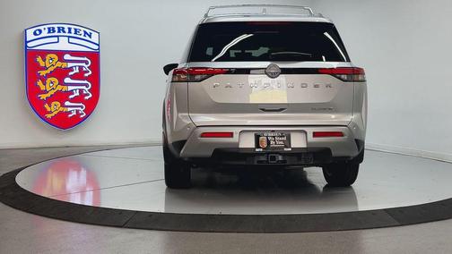 2024 Nissan Pathfinder Platinum FWD