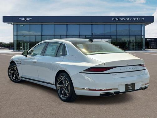 Uyuni White 2026 Genesis G90 3.5T