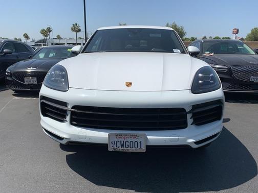 2023 Porsche Cayenne Base